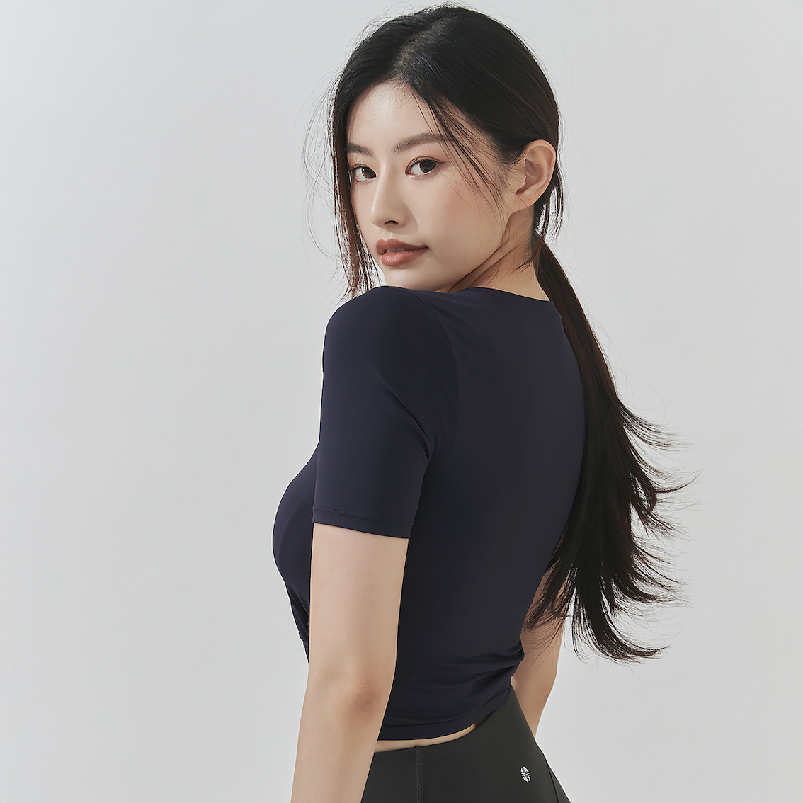 Fresh Feather Twist Crop Short Sleeve_Dark Night